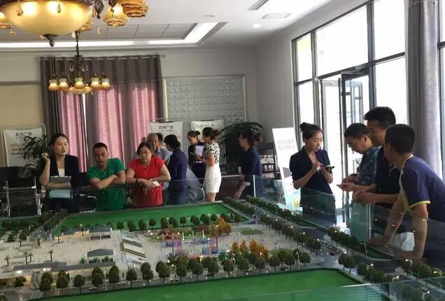 福利來啦！階州廣場很！熱！鬧！