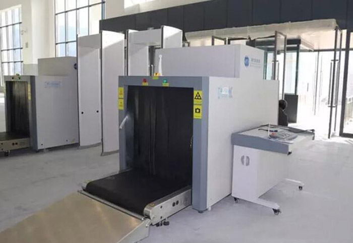 全國(guó)、省市政協(xié)委員體驗(yàn)蘭渝鐵路、視察階州廣場(chǎng)