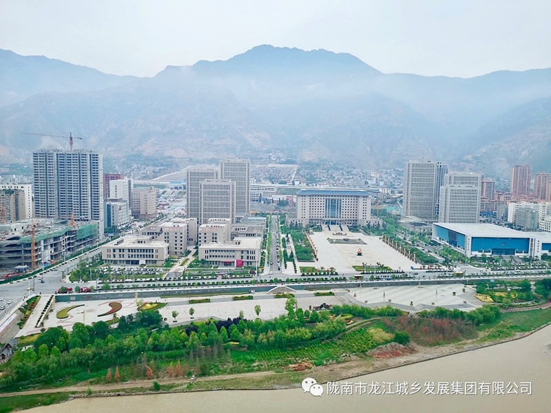 匠心傾注、喜封金頂——龍江?雙子座商住小區(qū)主體順利封頂