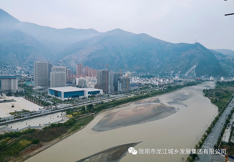 匠心傾注、喜封金頂——龍江?雙子座商住小區(qū)主體順利封頂