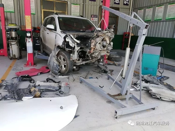 金錘鈑金，銀槍噴漆！龍江汽修值得信賴！