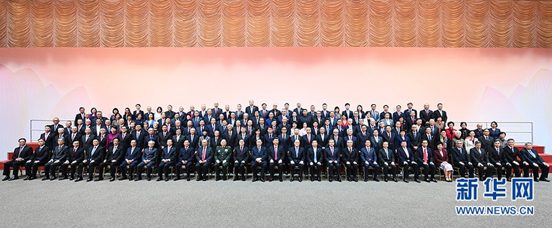 習(xí)近平會(huì)見(jiàn)澳門社會(huì)各界代表人士